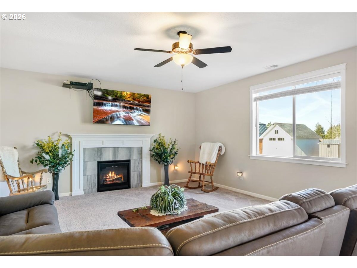 2105 Northeast Summit Drive Albany, OR 97321 - Photo 15 of 48