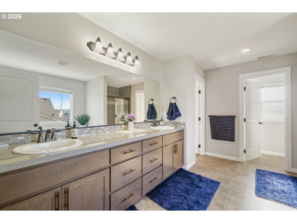 2105 Northeast Summit Drive Albany, OR 97321 - Photo 24 of 48