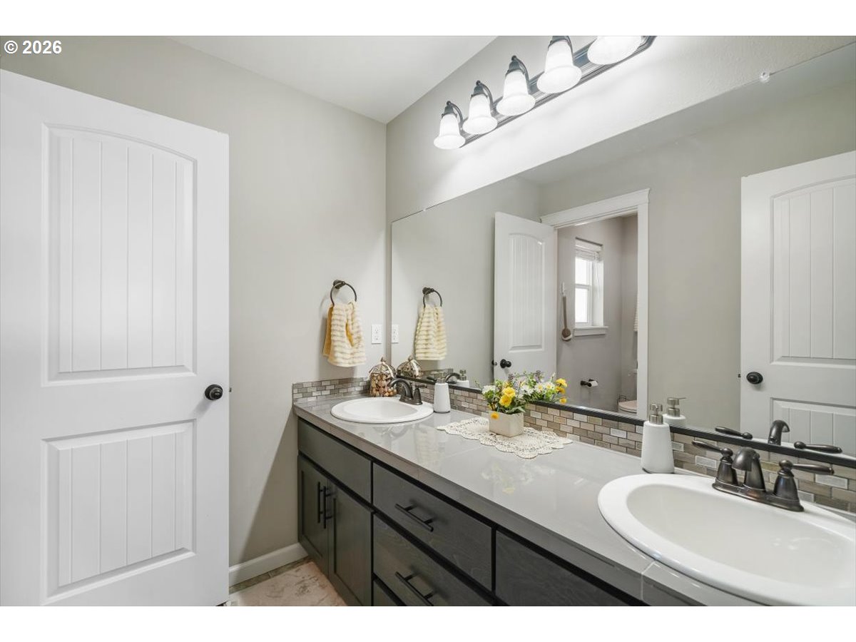 2105 Northeast Summit Drive Albany, OR 97321 - Photo 31 of 48