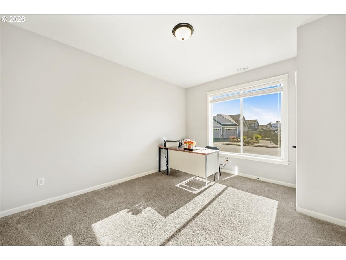 2105 Northeast Summit Drive Albany, OR 97321 - Photo 9 of 48