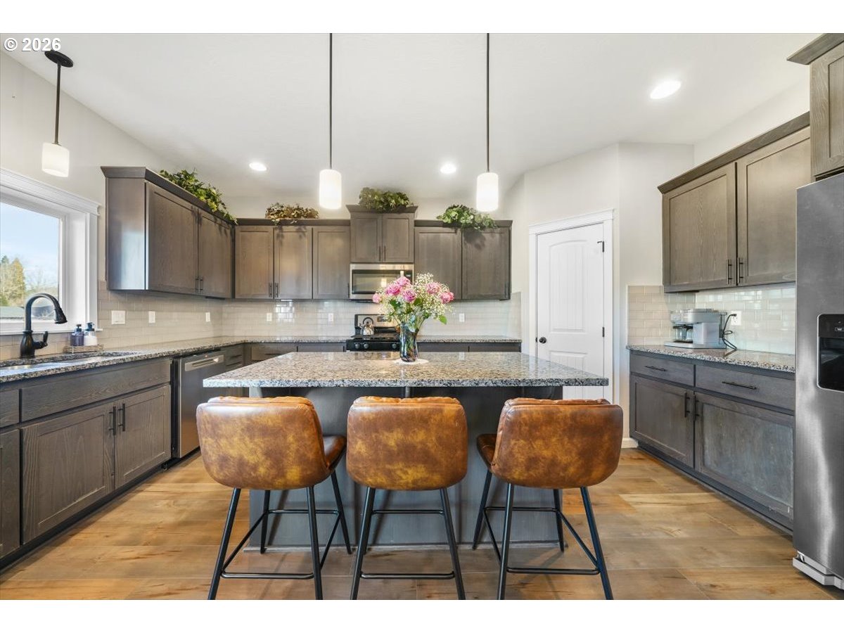 2105 Northeast Summit Drive Albany, OR 97321 - Photo 10 of 48