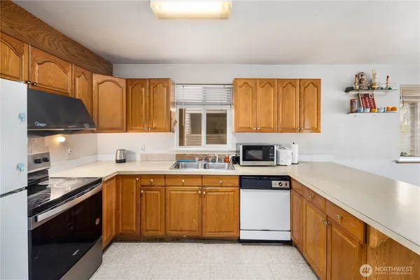 $985,000 | 3317 Claremont Avenue South, Seattle, WA 98144