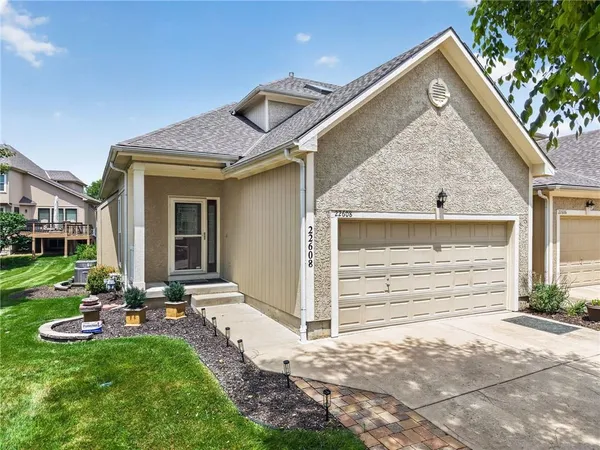 $345,000 | 22608 West 73rd Street, Shawnee, KS 66227