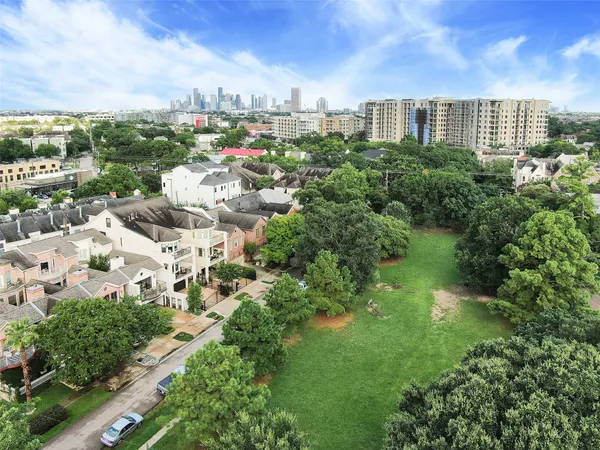 $5,500 | 6310 Taggart Street, Unit B, Houston, TX 77007