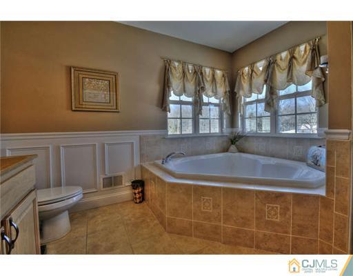 34 Carnation Road Monroe Township, NJ 08831 - Photo 14 of 22 Gallery Image 14