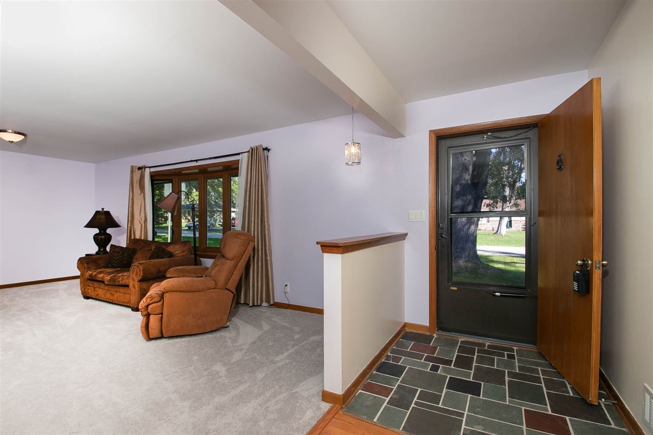 6291 Graydon Road Rockford, IL 61109 - Photo 3 of 23 Gallery Image 3