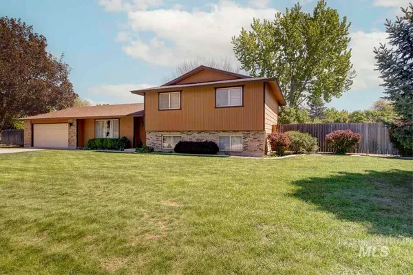 $530,000 | 1954 Denell Way, Boise, ID 83709