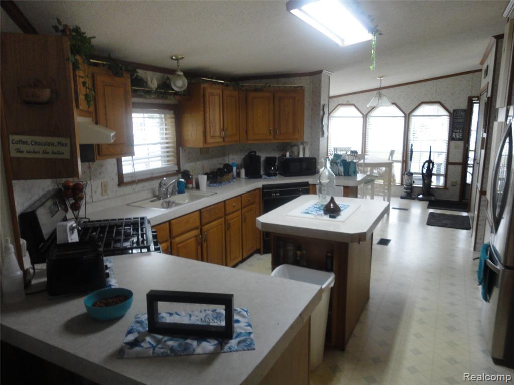 251 Inverness Lane Temperance, MI 48182 - Photo 8 of 23