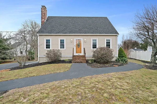 $920,000 | 1221 Ocean Street, Marshfield, MA 02050