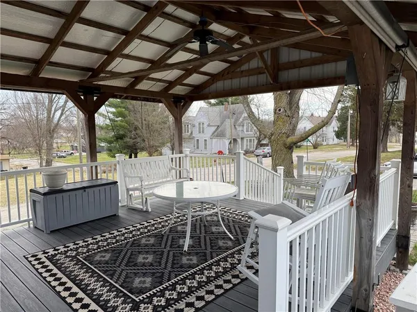 $299,000 | 402 4th Street, Stewartsville, MO 64490