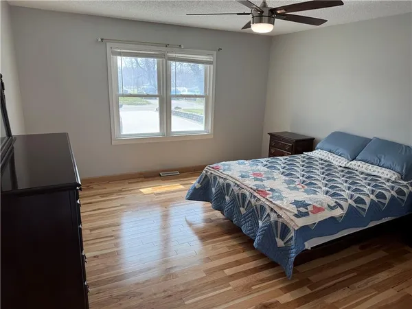 $299,000 | 402 4th Street, Stewartsville, MO 64490