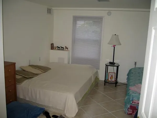 $1,050 | 1823 Broadway Street, Unit REAR, New Orleans, LA 70118