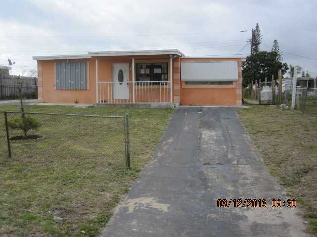 450 Mentone Road Lantana, FL 33462 - Photo 1 of 7 Primary Photo