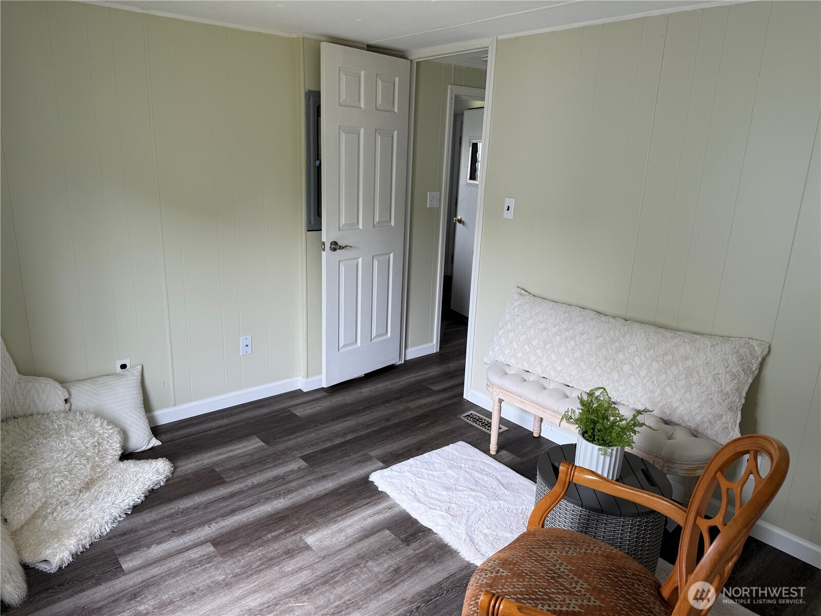 1308 263rd Place Ocean Park, WA 98640 - Photo 27 of 35 a living room with furniture