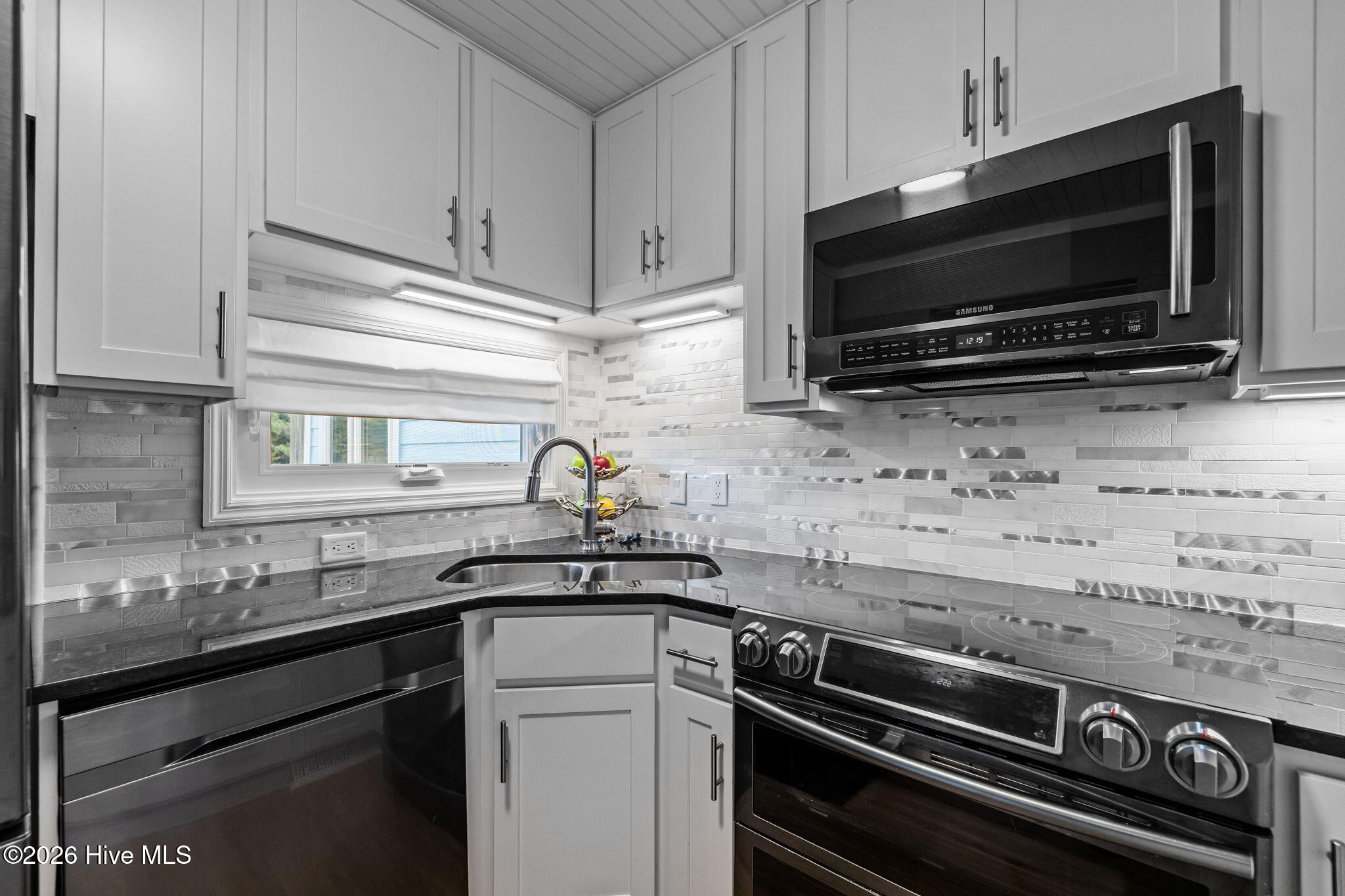8801 Reed Drive, Unit N 106 Emerald Isle, NC 28594 - Photo 16 of 50 Kitchen