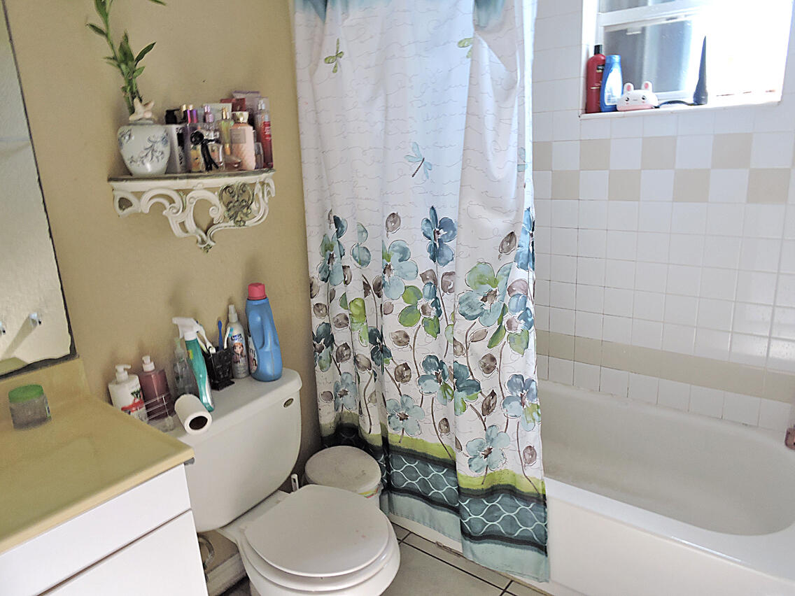 4361 Davis Road Lake Worth, FL 33461 - Photo 11 of 54 DSCN8771