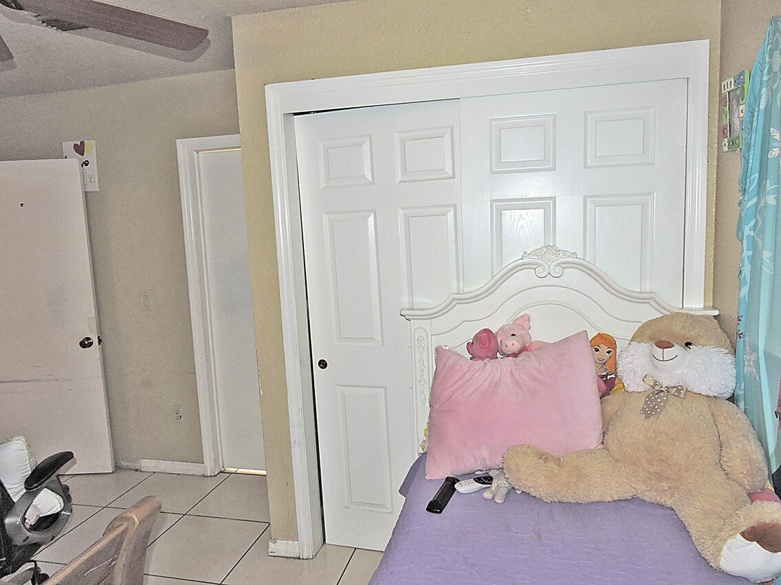 4361 Davis Road Lake Worth, FL 33461 - Photo 12 of 54 DSCN8772