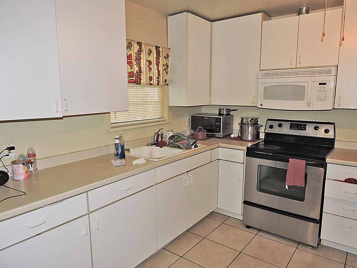 4361 Davis Road Lake Worth, FL 33461 - Photo 13 of 54 DSCN8773