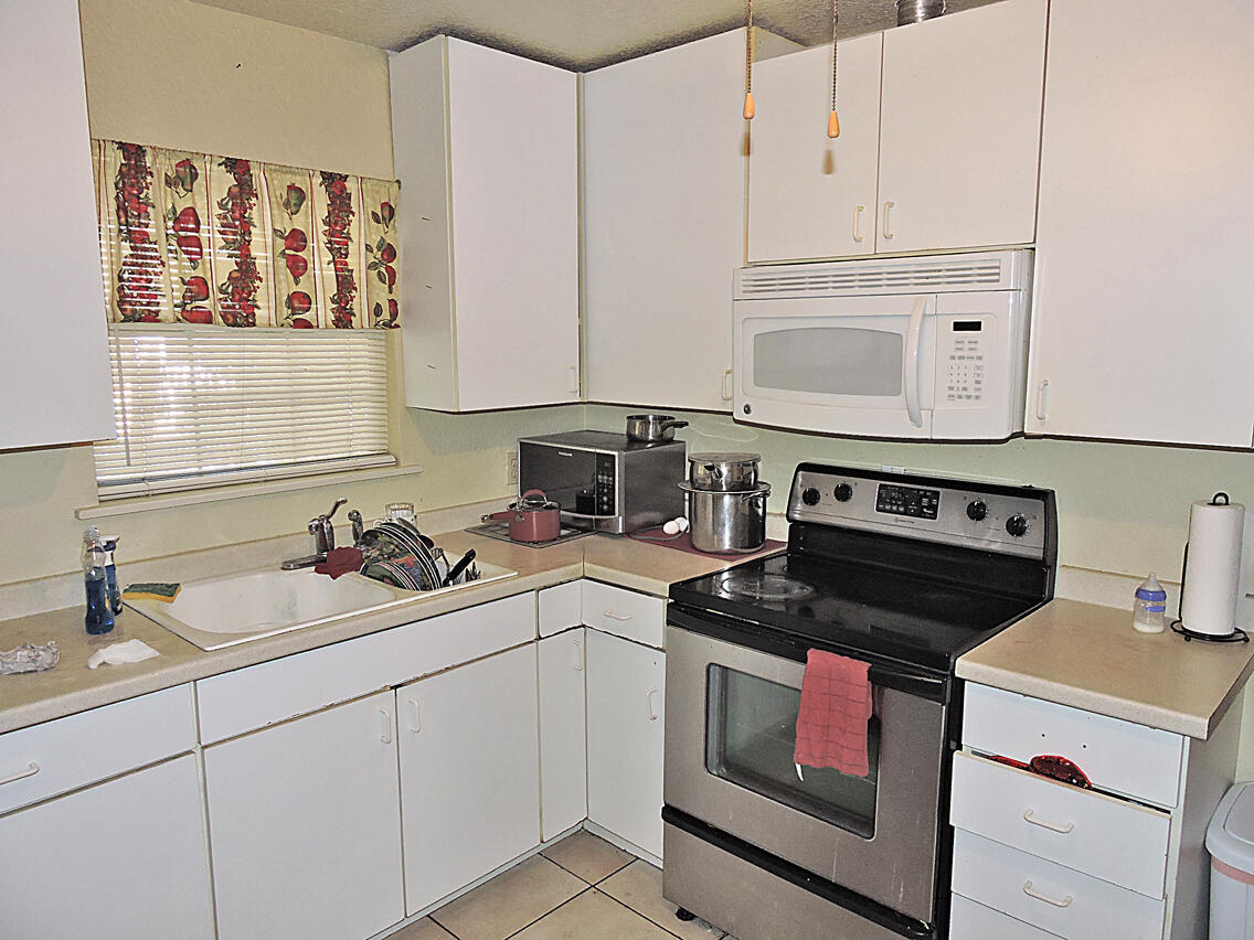 4361 Davis Road Lake Worth, FL 33461 - Photo 14 of 54 DSCN8774