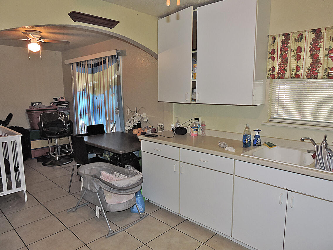 4361 Davis Road Lake Worth, FL 33461 - Photo 16 of 54 DSCN8776