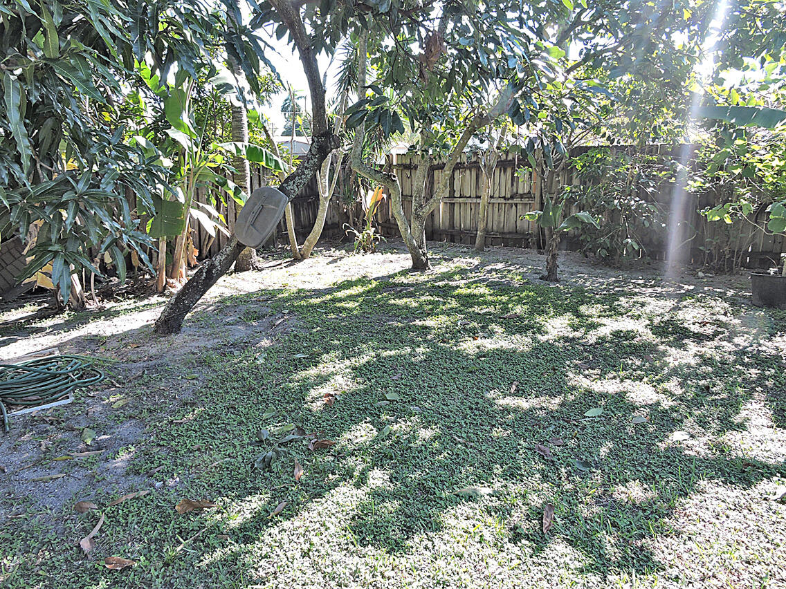 4361 Davis Road Lake Worth, FL 33461 - Photo 28 of 54 DSCN8796