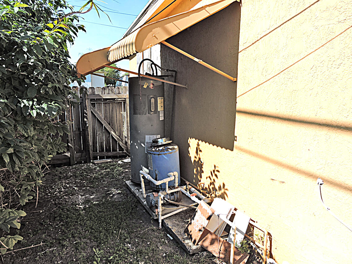 4361 Davis Road Lake Worth, FL 33461 - Photo 31 of 54 DSCN8801