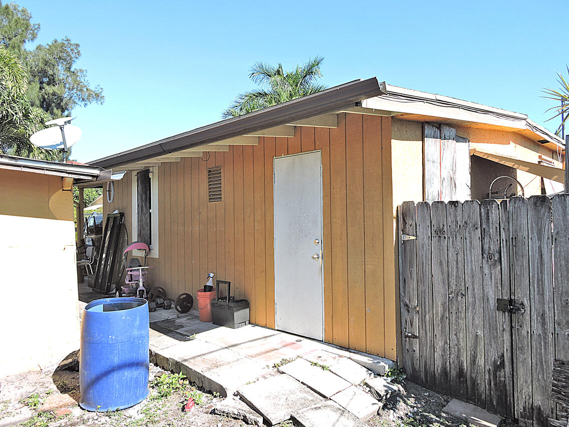 4361 Davis Road Lake Worth, FL 33461 - Photo 32 of 54 DSCN8802