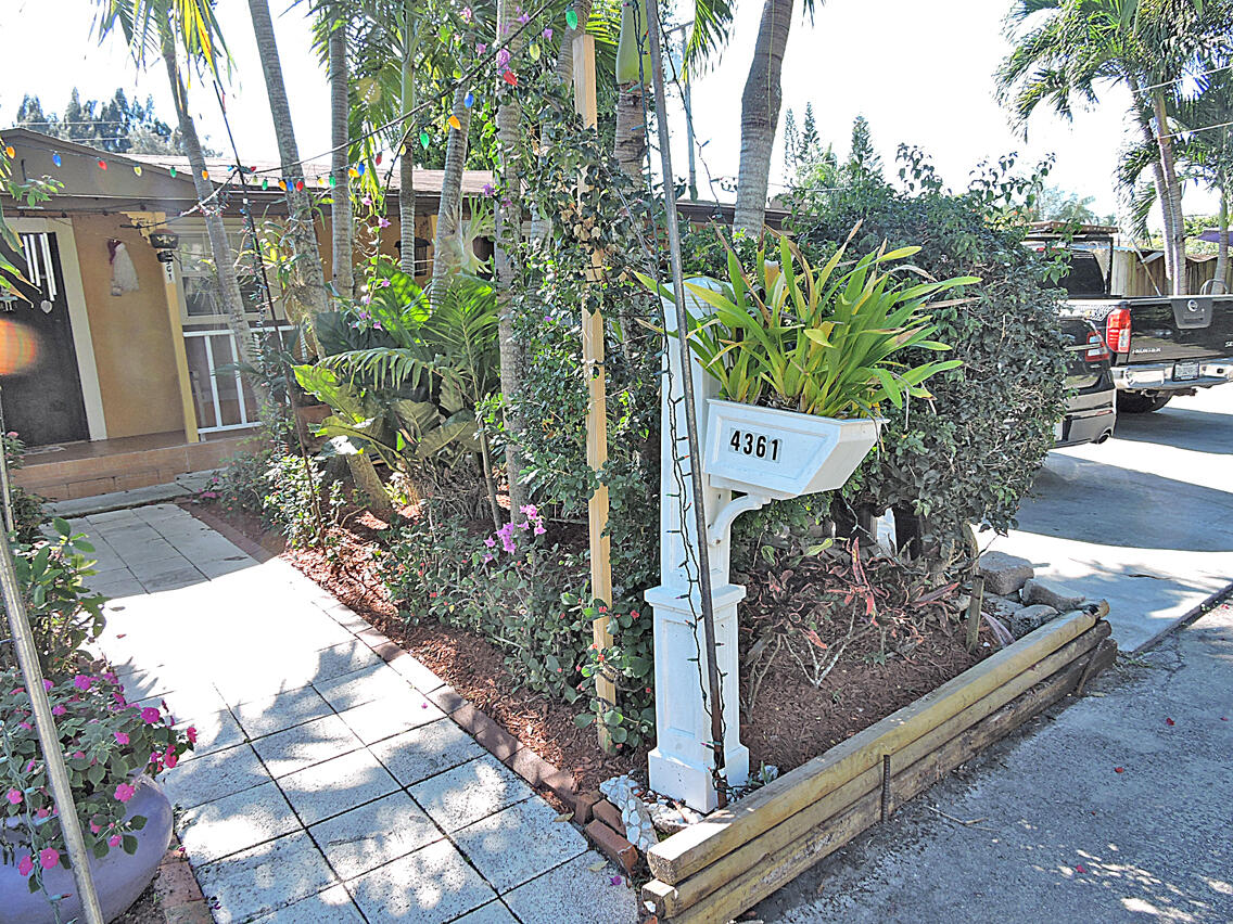 4361 Davis Road Lake Worth, FL 33461 - Photo 36 of 54 DSCN8812