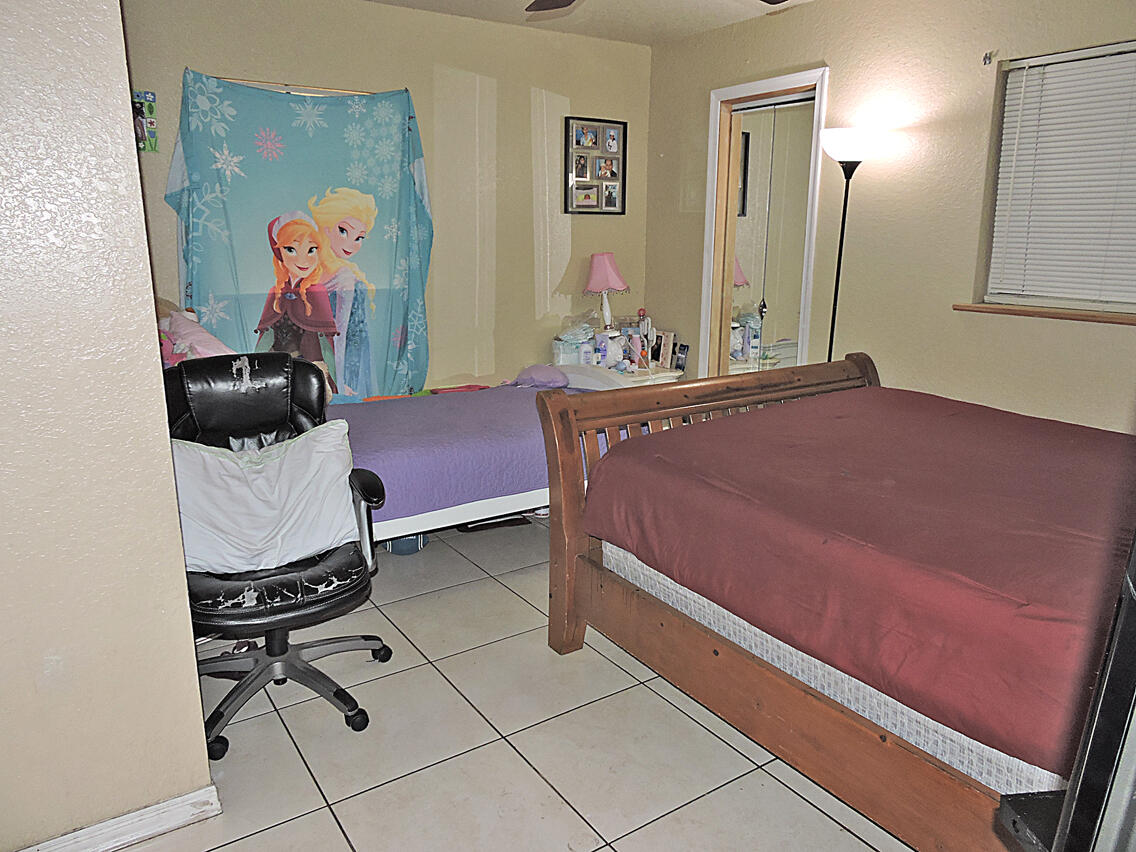 4361 Davis Road Lake Worth, FL 33461 - Photo 7 of 54 DSCN8767