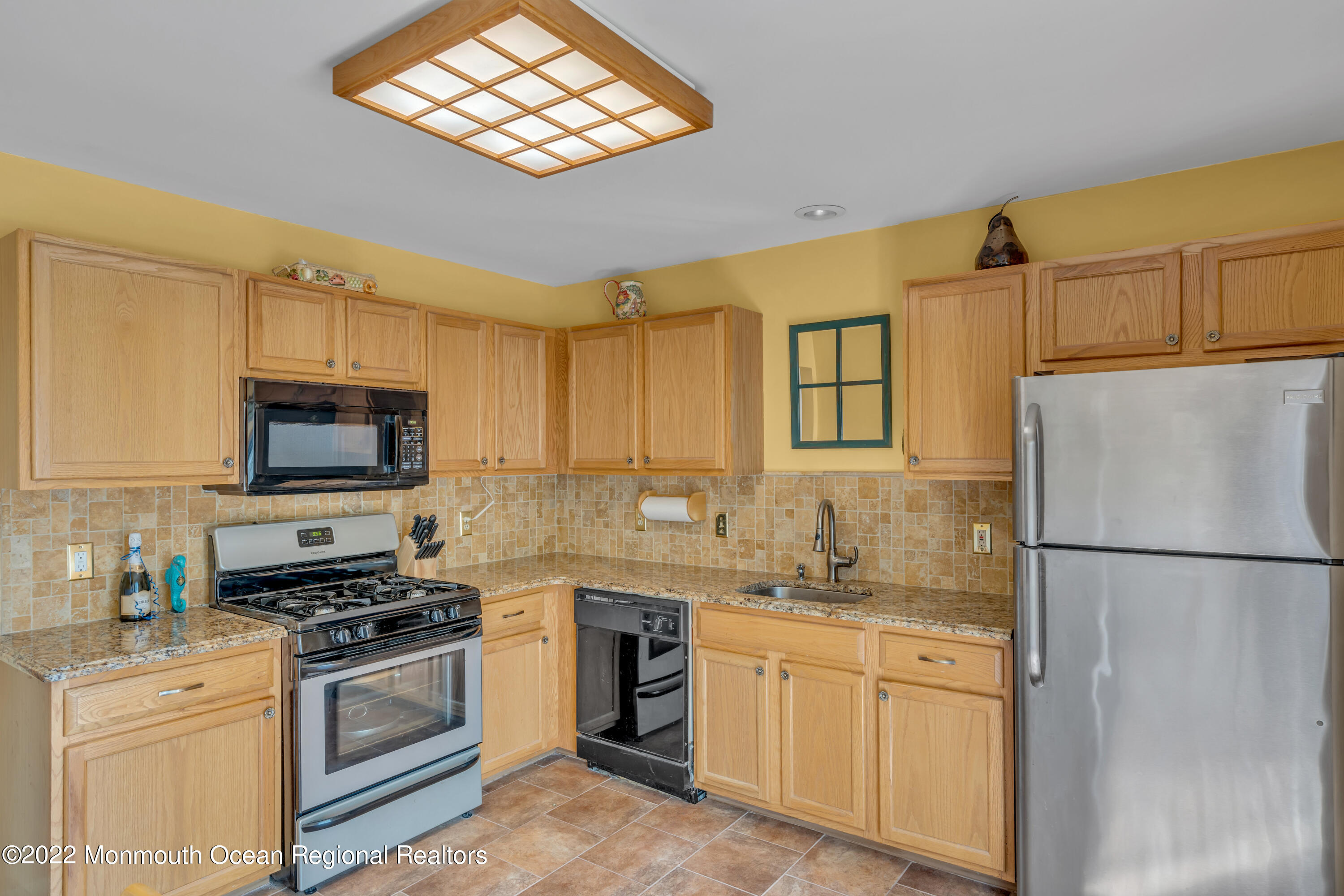 68 Racquet Road Wall, NJ 07719 - Photo 16 of 33 016