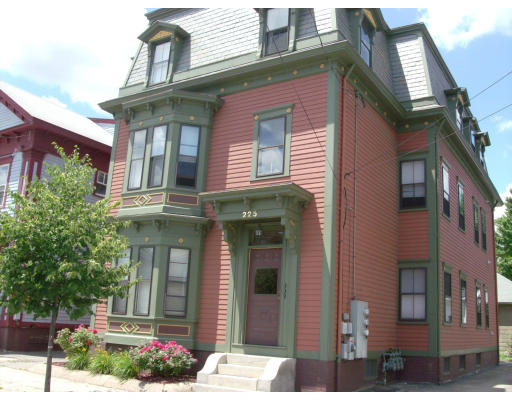 225 Carpenter Street, Unit 2 Providence, RI 02903 - Photo 1 of 9 front view of a house