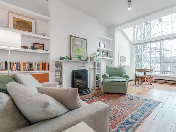 $2,800 | 31 Pinckney Street, Unit 4B, Boston, MA 02114