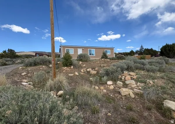 $325,000 | 22498 North 12320th Street East, Unit B58, Fairview, UT 84629