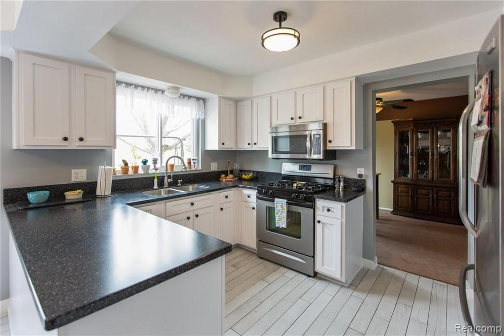 2269 Norton Road Rochester Hills, MI 48307 - Photo 8 of 31