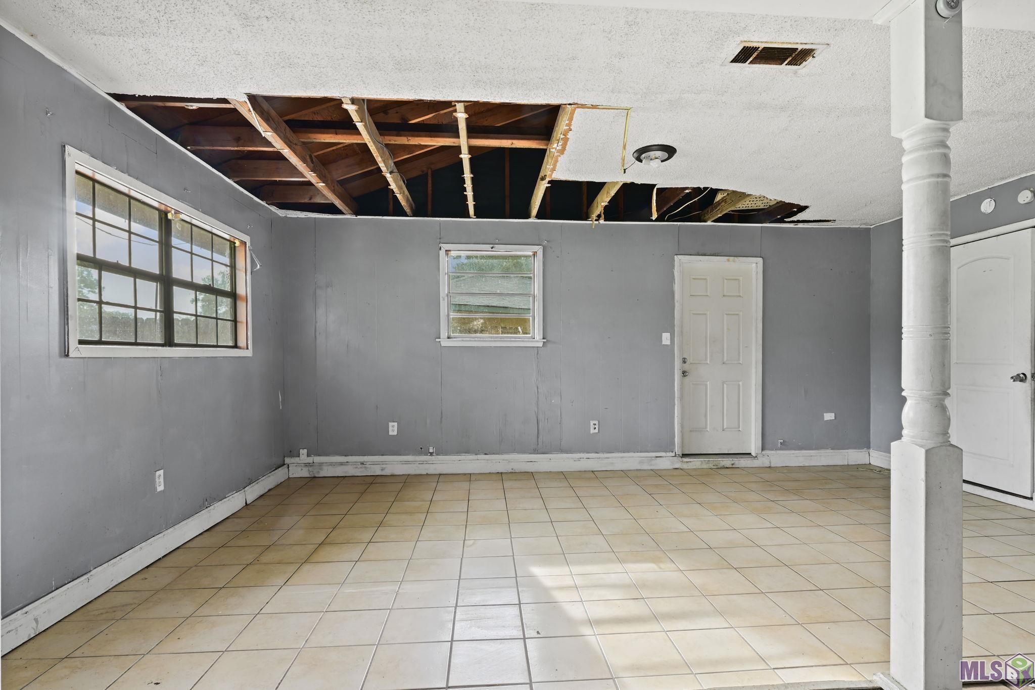 5830 Princess Court Baton Rouge, LA 70811 - Photo 4 of 15
