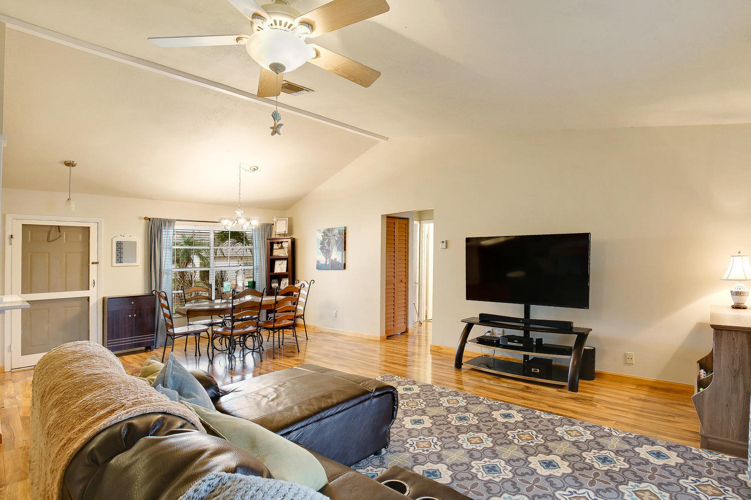 136 Stillwater Circle Jupiter, FL 33458 - Photo 3 of 20 Living Room