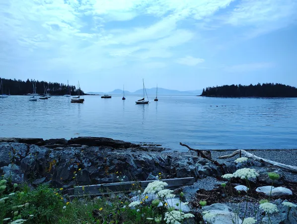 $900,000 | 122 Waukeag Avenue, Sorrento, ME 04677