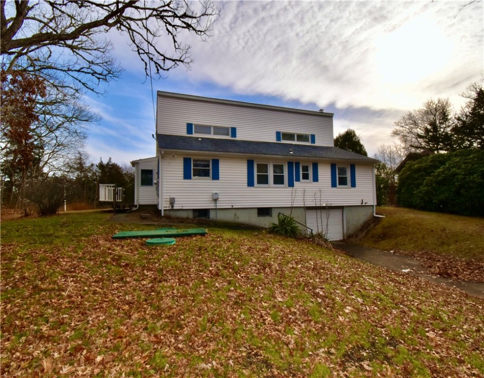 10 Joanth Terrace Westerly, RI 02891 - Photo 2 of 28