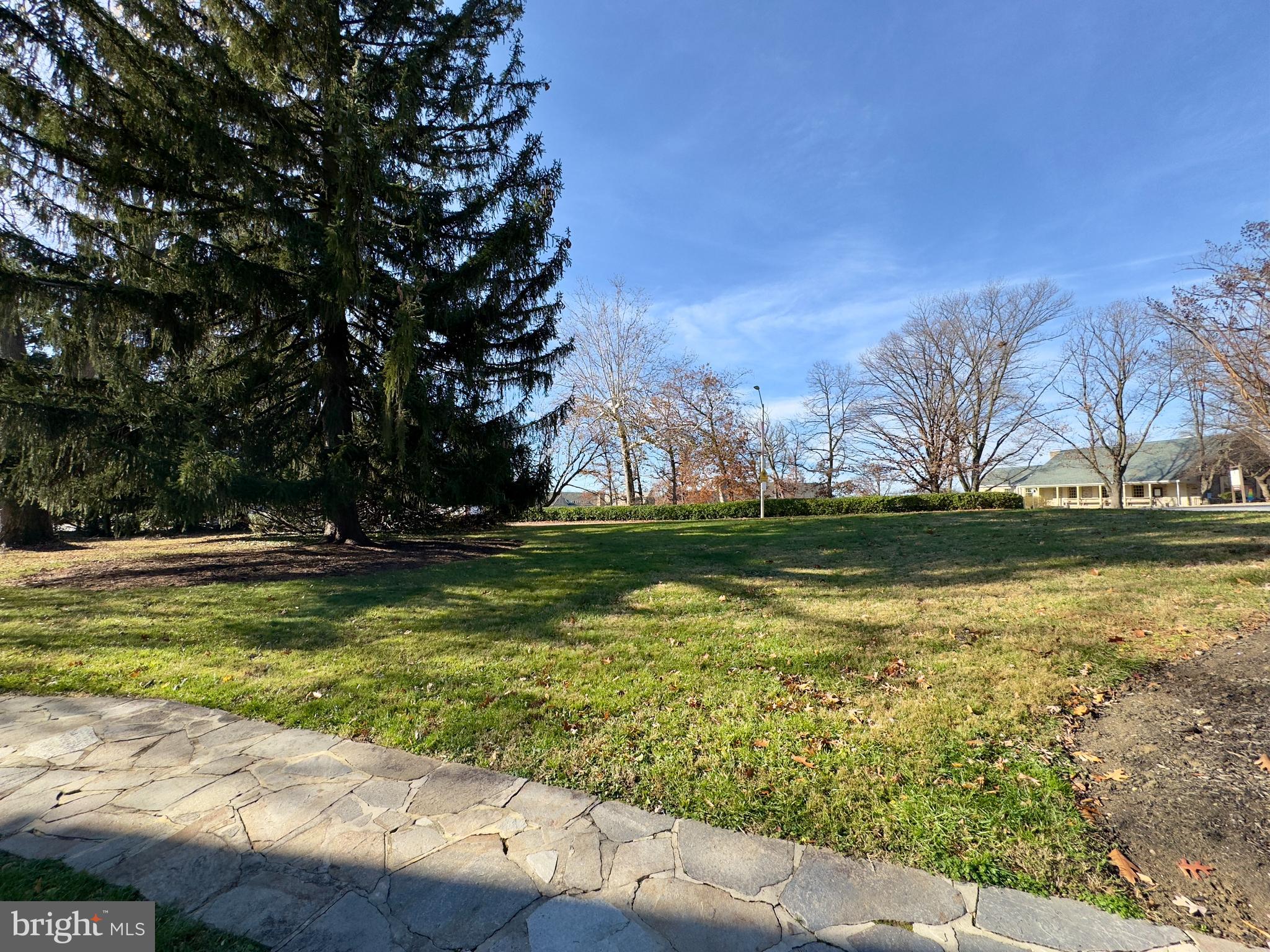 5113 North Charles Street Baltimore, MD 21210 - Photo 5 of 34 a view of a swimming pool with an outdoor space