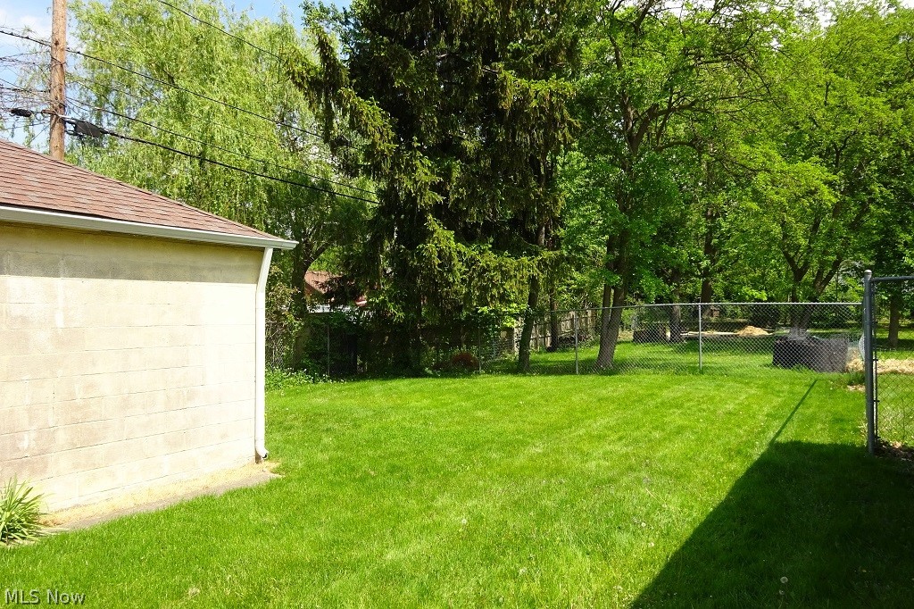 3215 Warren Road Cleveland, OH 44111 - Photo 10 of 11 Gallery Image 10