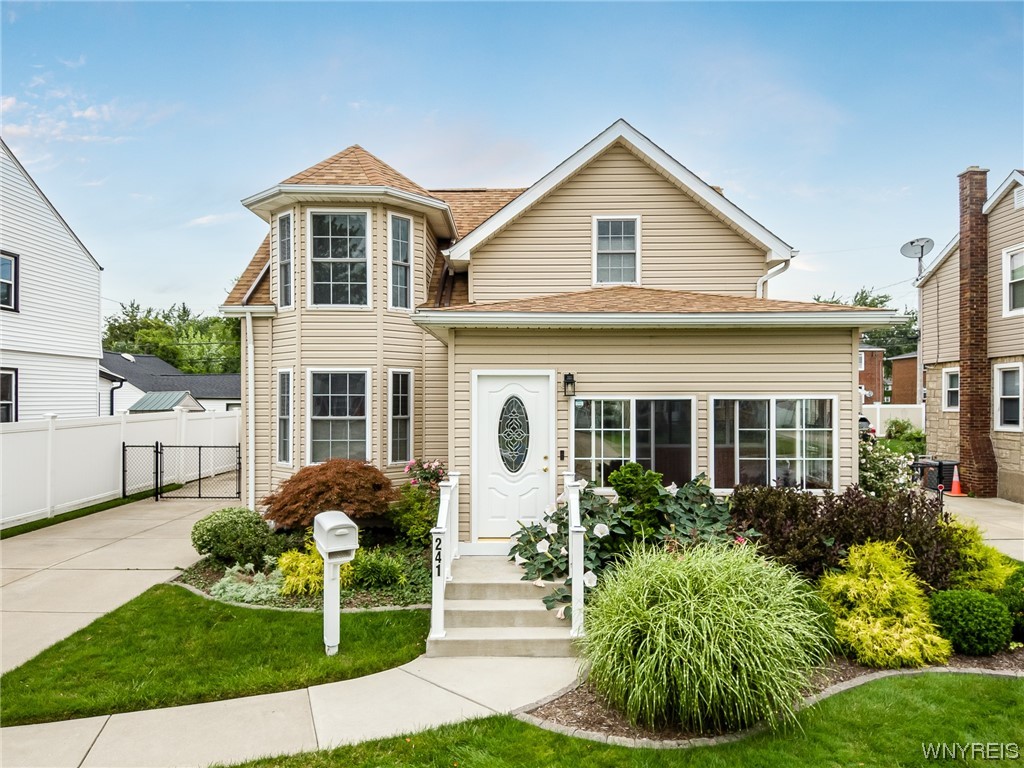 241 Lowell Road Tonawanda Town, NY 14217 - Photo 1 of 49