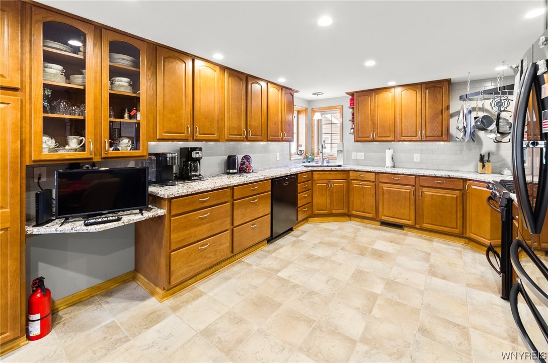 241 Lowell Road Tonawanda Town, NY 14217 - Photo 11 of 49