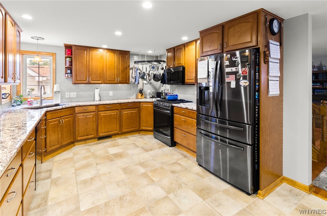 241 Lowell Road Tonawanda Town, NY 14217 - Photo 13 of 49