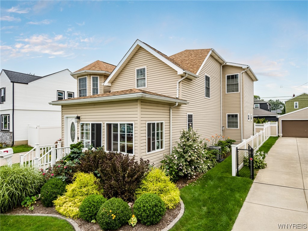 241 Lowell Road Tonawanda Town, NY 14217 - Photo 2 of 49