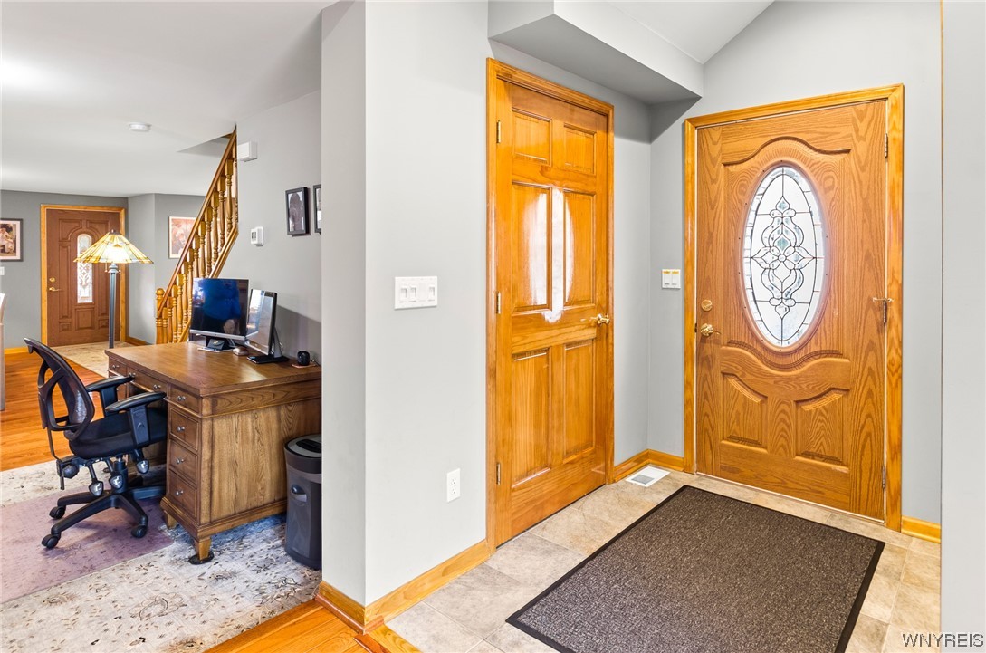 241 Lowell Road Tonawanda Town, NY 14217 - Photo 21 of 49