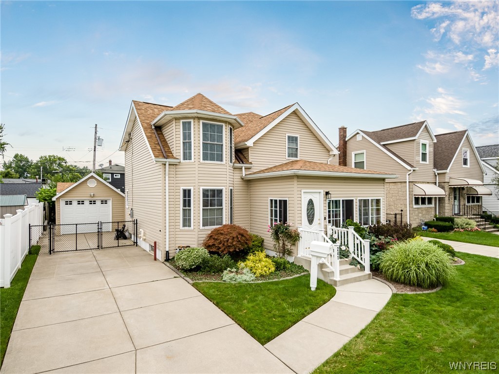 241 Lowell Road Tonawanda Town, NY 14217 - Photo 3 of 49