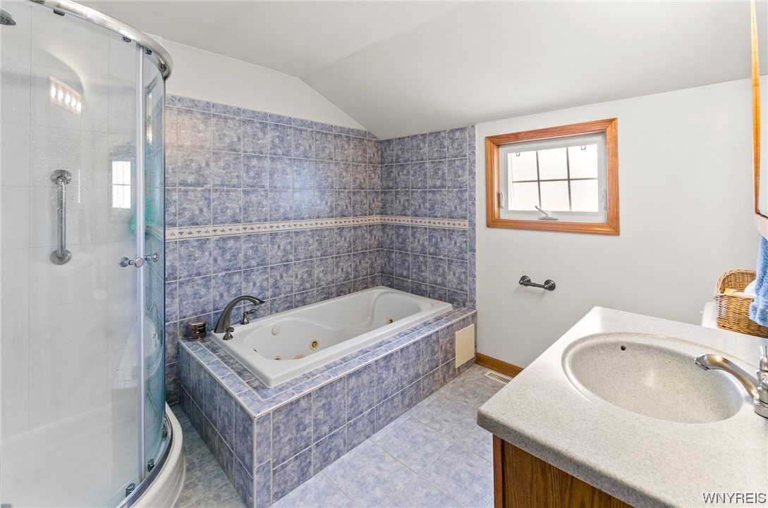 241 Lowell Road Tonawanda Town, NY 14217 - Photo 33 of 49