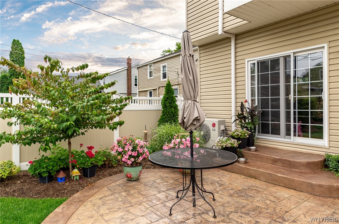 241 Lowell Road Tonawanda Town, NY 14217 - Photo 40 of 49