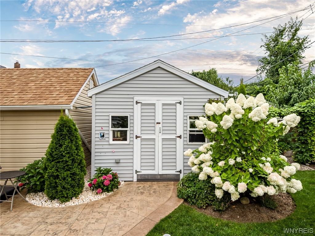 241 Lowell Road Tonawanda Town, NY 14217 - Photo 42 of 49