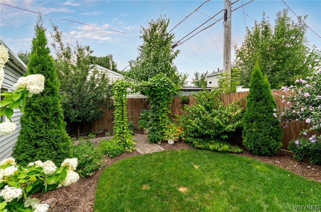 241 Lowell Road Tonawanda Town, NY 14217 - Photo 43 of 49